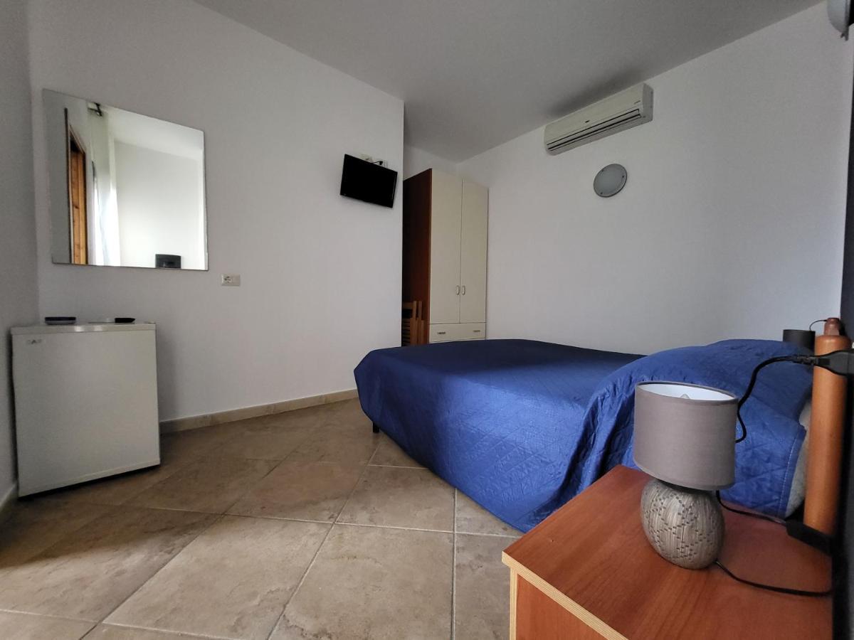 White Sand Affittacamere La Caletta Zewnętrze zdjęcie