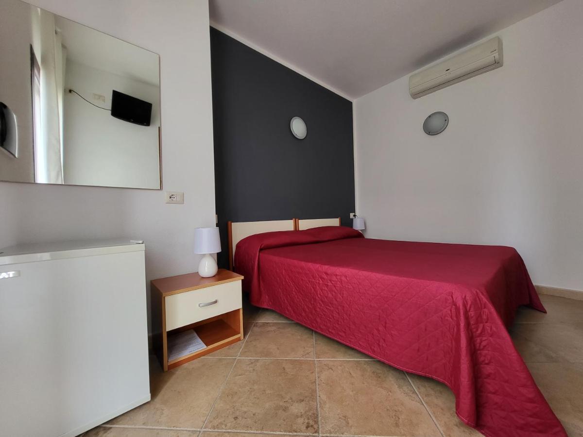 White Sand Affittacamere La Caletta Zewnętrze zdjęcie