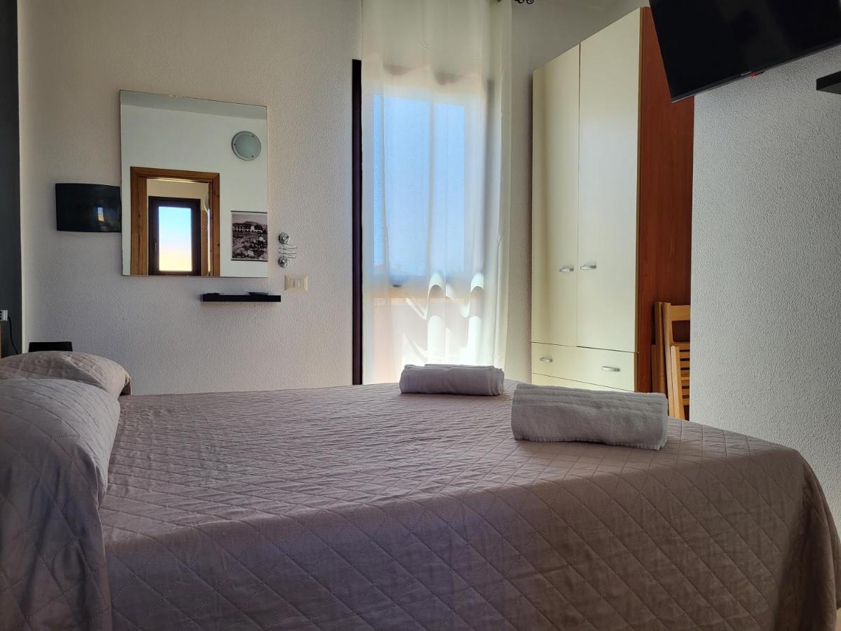 White Sand Affittacamere La Caletta Zewnętrze zdjęcie