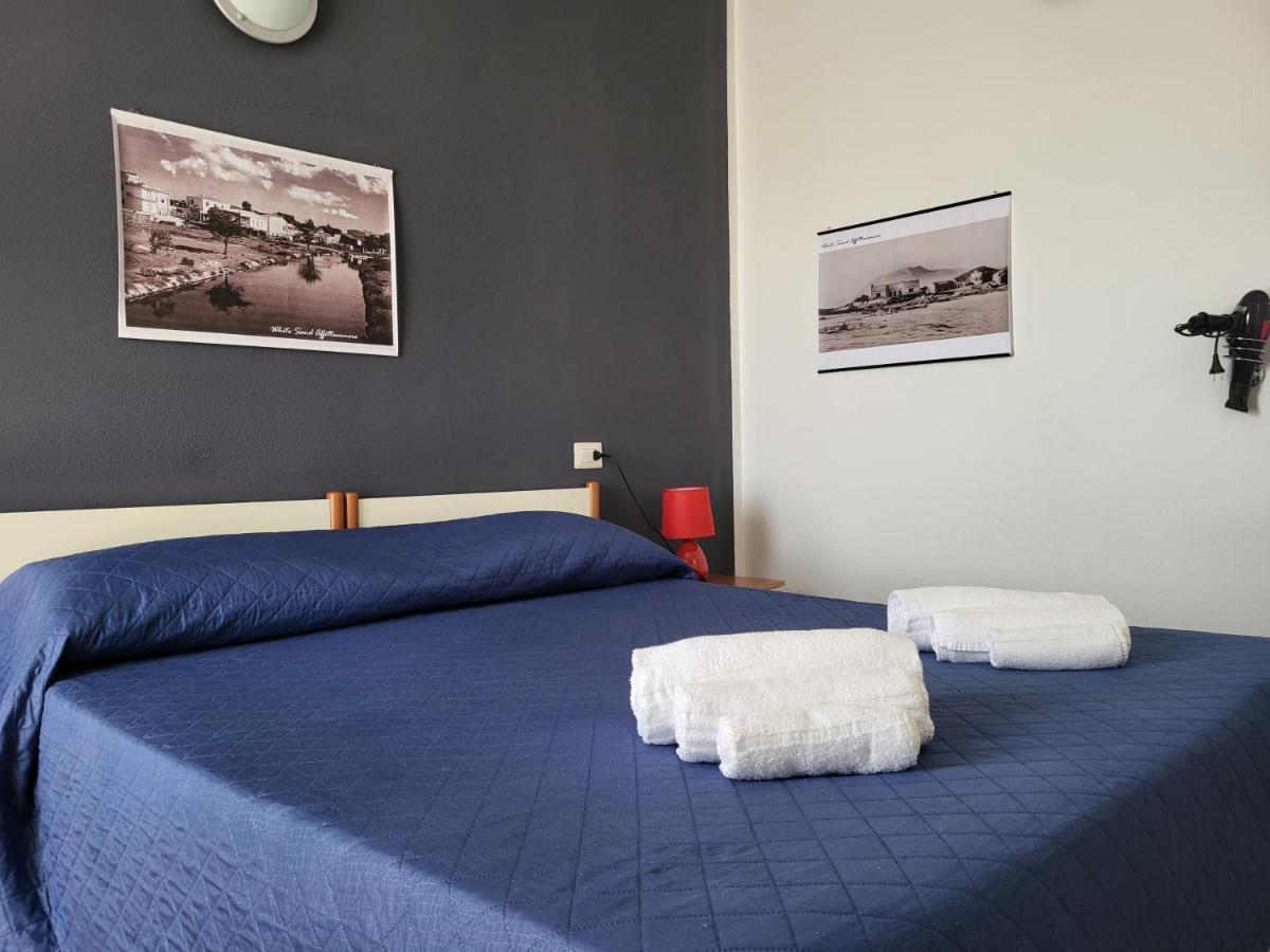 White Sand Affittacamere La Caletta Zewnętrze zdjęcie